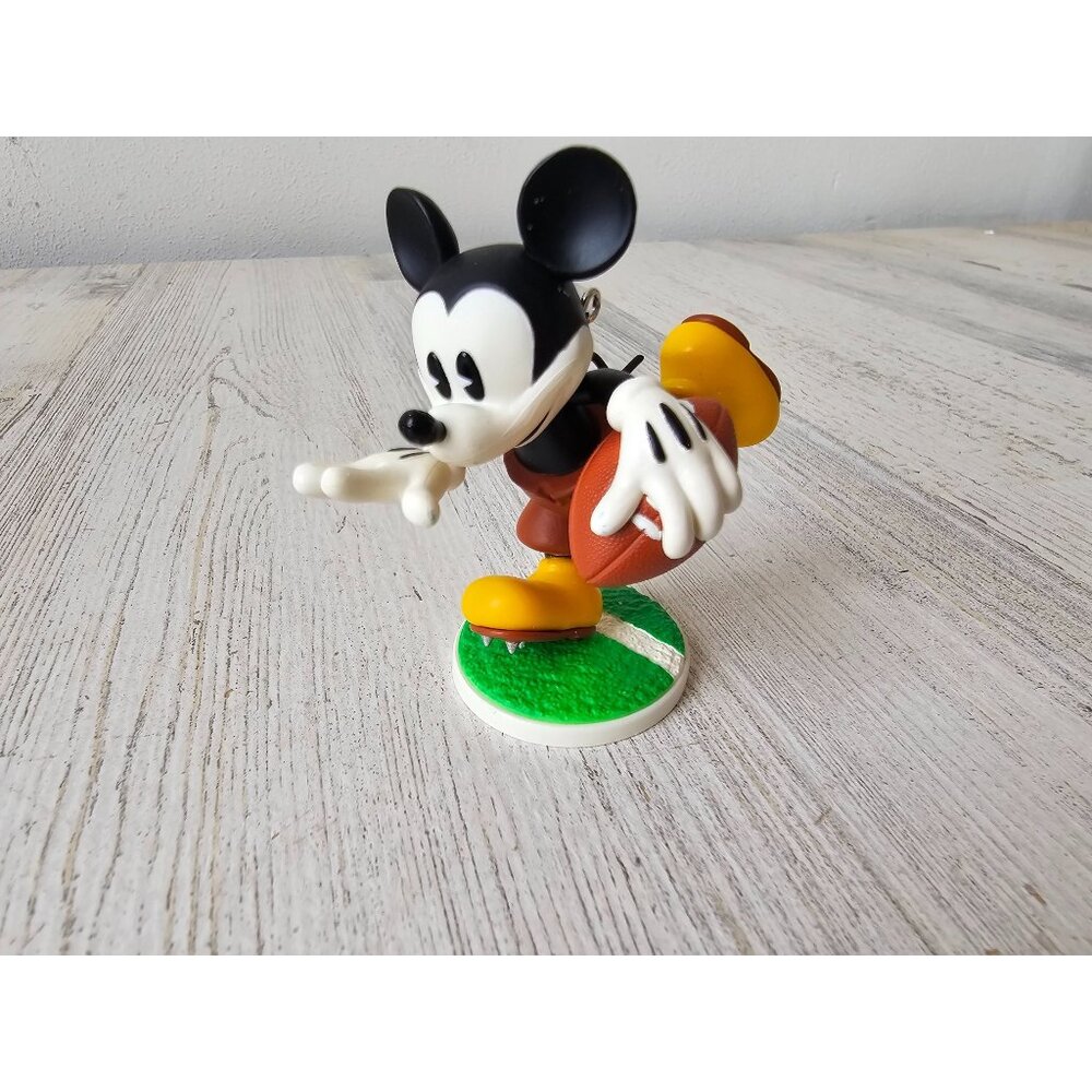 Hallmark 2016 touchdown Mickey football Disney ornament Xmas tree